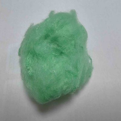 kupować Virgin 2.5D Green Dope Dyed Włókno recykling PET Polyester Włókno podstawowe produkcja online