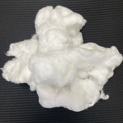 Miękkie, przyjazne dla skóry włókna pochłaniające 1,33D*38MM, lekkie włókna do produkcji masek kosmetycznych, produkty pielęgnacyjne, produkty pochłaniające dla dzieci